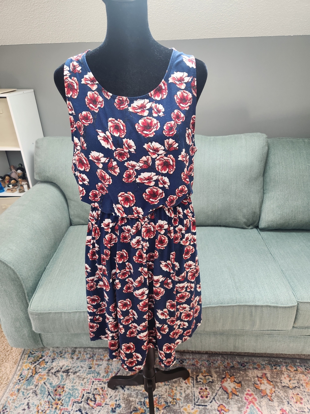 French Grey Stitch Fix Navy Sleeveless Knit Dress with Red Floral Print Large